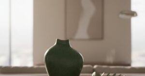 Oryginalne wazony do nowoczesnego wnętrza: unikatowe dekoracje